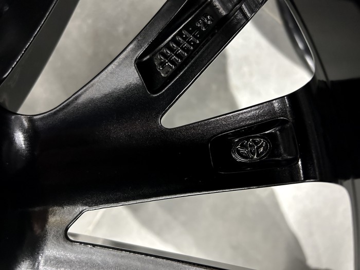 Oryginalne felgi 19 5x114.3 ET35 60.1 TOYOTA CH-R II  (4)