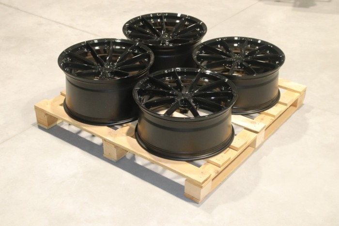 Set of JR37 20x9 ET35 + 20x10,5 ET40 5x114,3 Gloss Black (1)