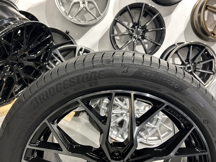 Koła letnie 20 5x112 Concaver CVR1 Audi Q5 255/45R20 Bridgestone (3)