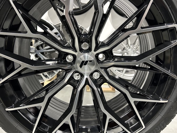 Koła letnie 20 5x112 Japan Racing JR49 Audi A6 C8 C9 A7 4K Bridgestone 255/40R20 (3)