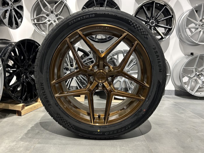 Koła letnie Concaver CVR2 20 5x112 ET30 Audi Q5 255/45R20 Sailun (1)