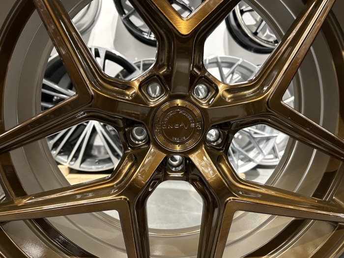 Koła letnie Concaver CVR2 20 5x112 ET30 Audi Q5 255/45R20 Sailun (2)