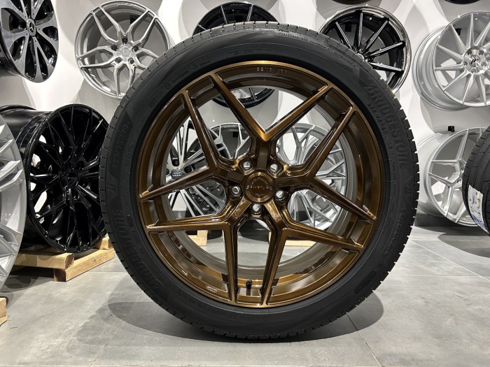 Koła letnie Concaver CVR2 20 5x112 ET30 Audi Q5 255/45R20 Bridgestone (1)