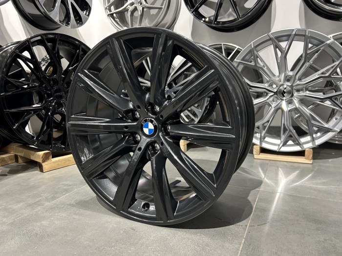 Oryginalne felgi BWM 8X18 5X112 ET30 66.6 6874441 (3)