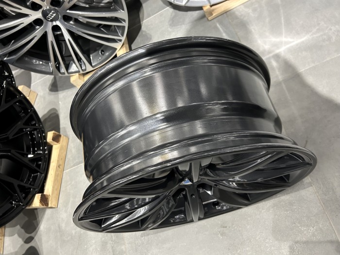 Oryginalne felgi BWM 8X18 5X112 ET30 66.6 6874441 (4)