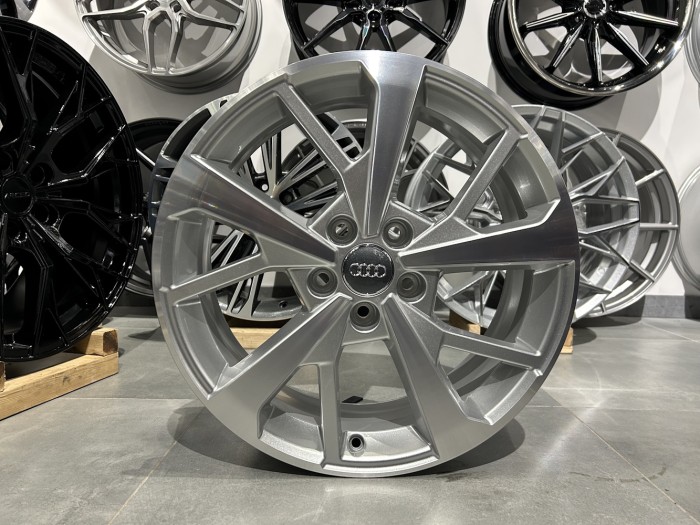Oryginalne felgi 18 5x112 ET43 57.1  AUDI Q3 83A601025J (1)