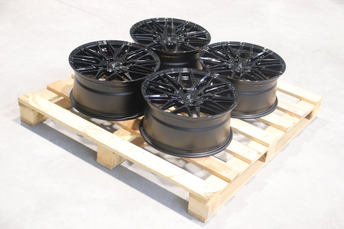 Set of JR28 17x8 ET30 4x108 Gloss Black (1)
