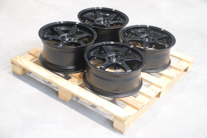 Set of JR3 18x8 ET35 + 18x9 ET40 5x114,3 Gloss Black (1)