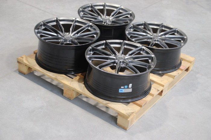 Set of JR37 21x9 ET25 + 21x10 ET35 5x120 Hyper Black (1)