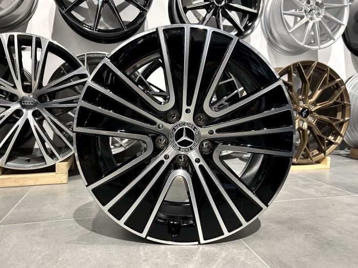 18 5x112 ET32.5 Oryginalna felga Mercedes E W214  A2144012800 (1)