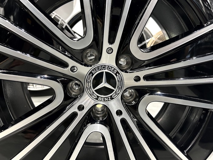 18 5x112 ET32.5 Oryginalna felga Mercedes E W214  A2144012800 (2)