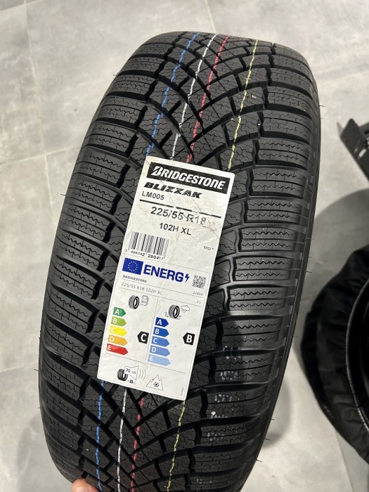 Oryginalne koła zimowe 18 5x112 ET32.5 MERCEDES E W214 A2144012800 Bridgestone (8)