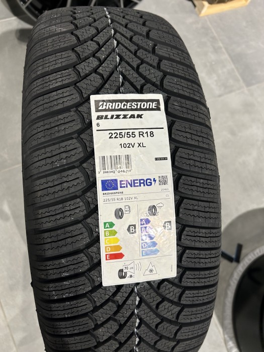 Oryginalne koła zimowe 18 5x114.3 Toyota CH-R II AX20 225/55R18 Bridgestone TPMS (4)