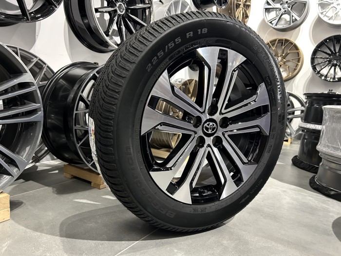 Oryginalne koła zimowe 18 5x114.3 Toyota CH-R II AX20 225/55R18 BFGoodrich TPMS (2)