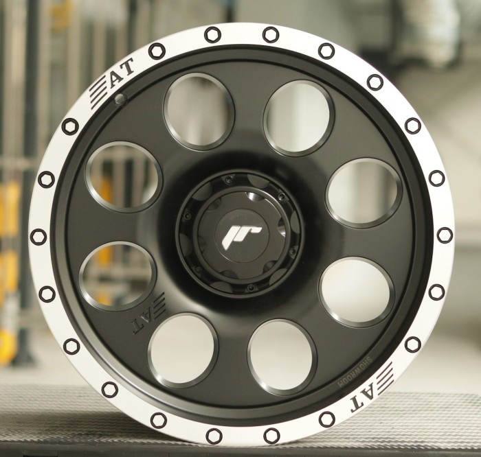 JR Wheels JRX4 17x8,5 Matt Black w/Machined Lip (1)