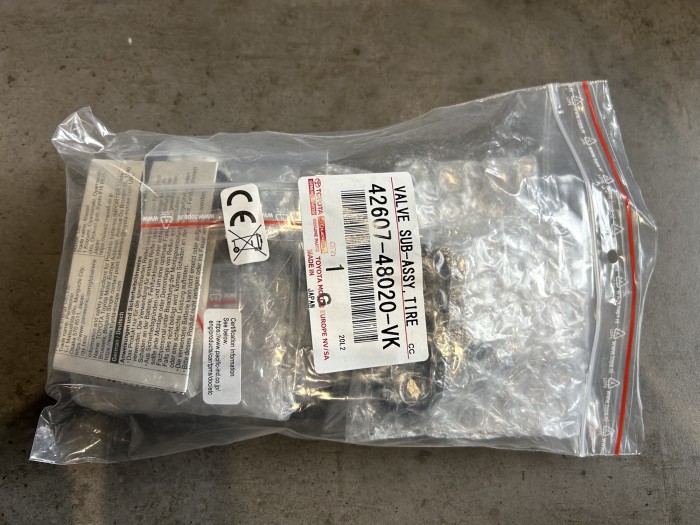Oryginalny czujnik ciśnienia Toyota Lexus 42607-48020 (3)