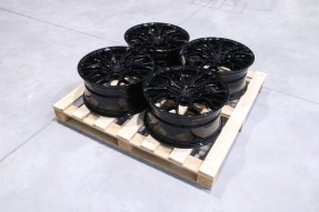 Obrazek dla: Set of CVR1 19x9 ET51 5x112 Gloss Black