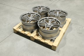 Obrazek dla: Set of CVR2 19x9 ET30 5x112 Brushed Titanium