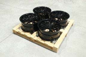 Obrazek dla: Set of CVR1 19x8,5 ET45 5x108 Gloss Black