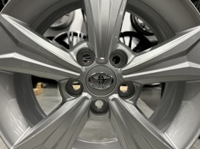 Obrazek 2 dla: Oryginalne felgi 17 5x114.3 ET45 60.1 TOYOTA CHR I / Corolla Cross