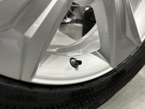 Obrazek 2 dla: Oryginalne koła zimowe 17 5x114.3 ET45 Toyota CHR I Corolla Cross